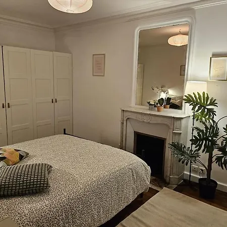 5 Personnes People Max * Paris