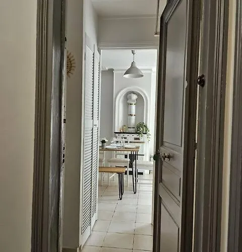 5 Personnes People Max * Paris