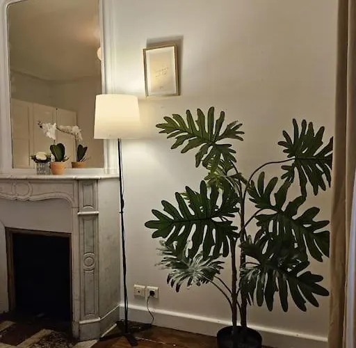 5 Personnes People Max Paris