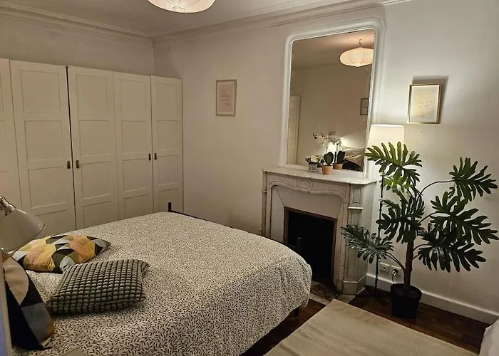 5 Personnes People Max * Paris